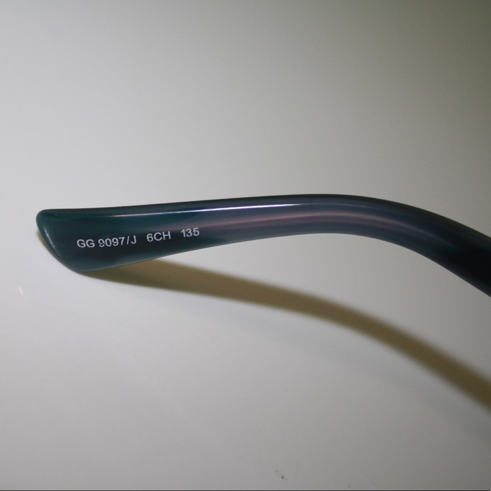 Gucci Sunglasses - Picture 8 of 8